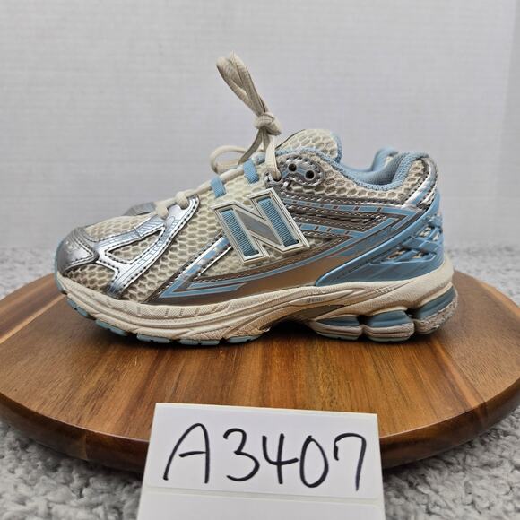 New Balance 1906R GS Silver Metallic Chrome Blue Casual Daily Sneaker Kids 2 - Picture 1 of 13